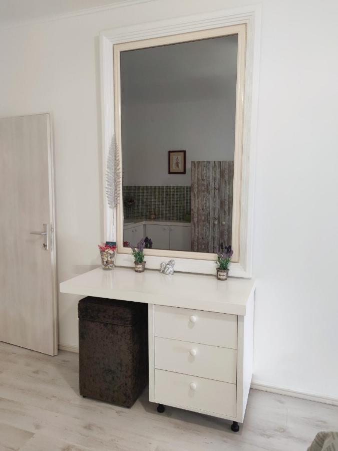 Helena Appartement *